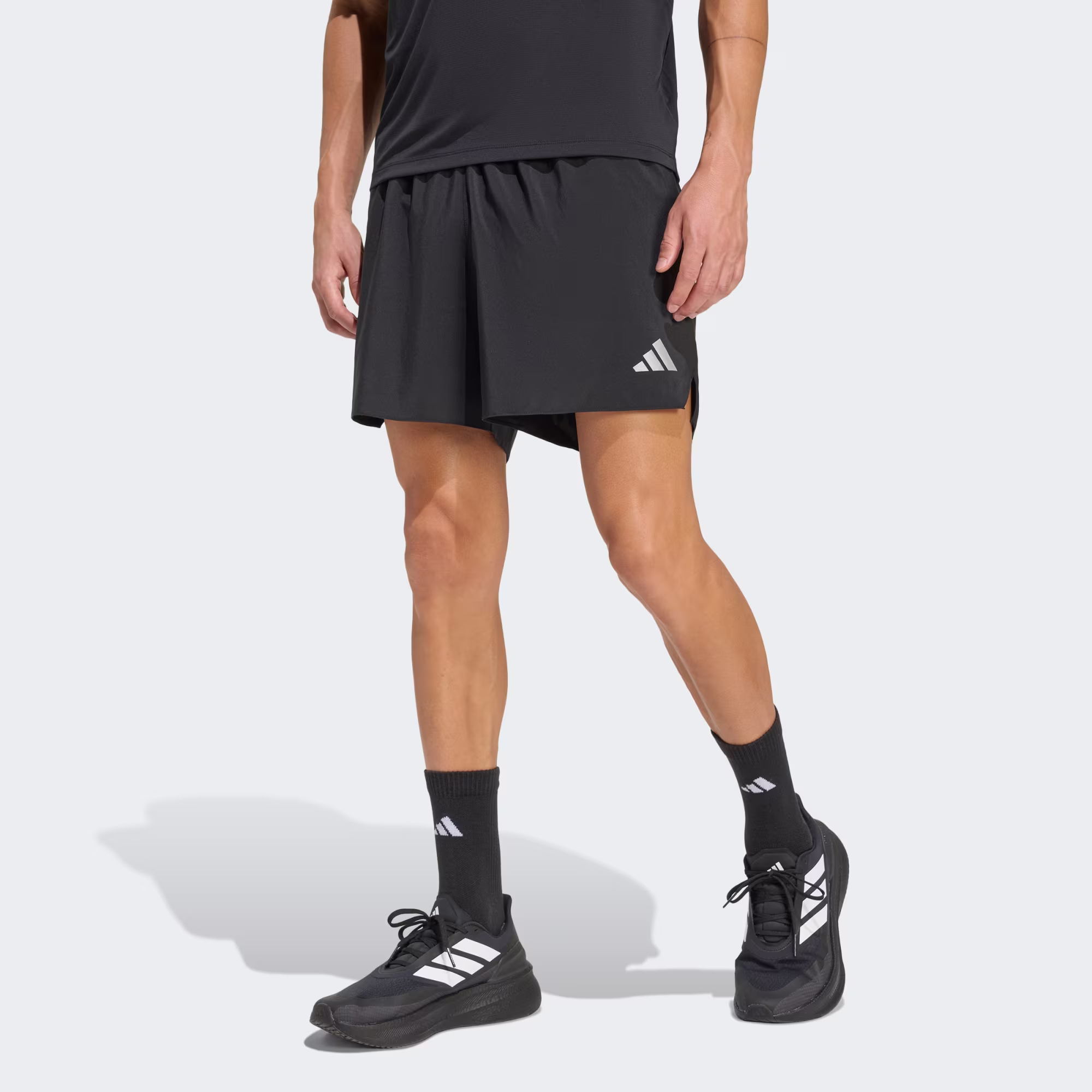 Shorts_adi365_Running_Essentials_Negro_KA4291_21_model