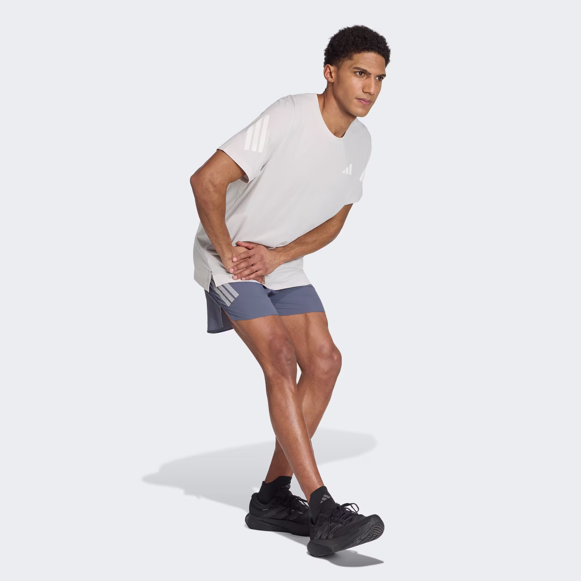 Pantalon_corto_adi365_FORMOTION_Gris_KR3066_25_model